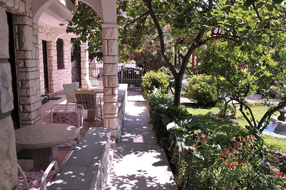 Vila Mila Petrovac المظهر الخارجي الصورة