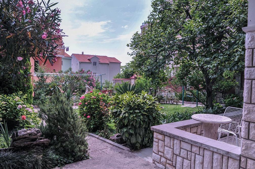 Vila Mila Petrovac المظهر الخارجي الصورة